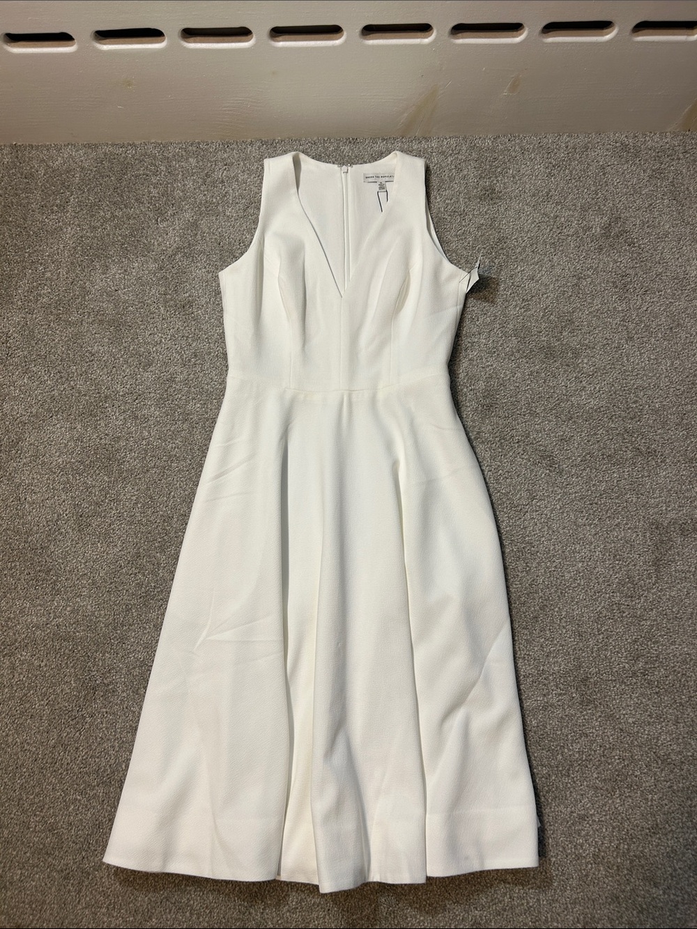 Dress the Population White Sleeveless V-Neck Midi Dress
